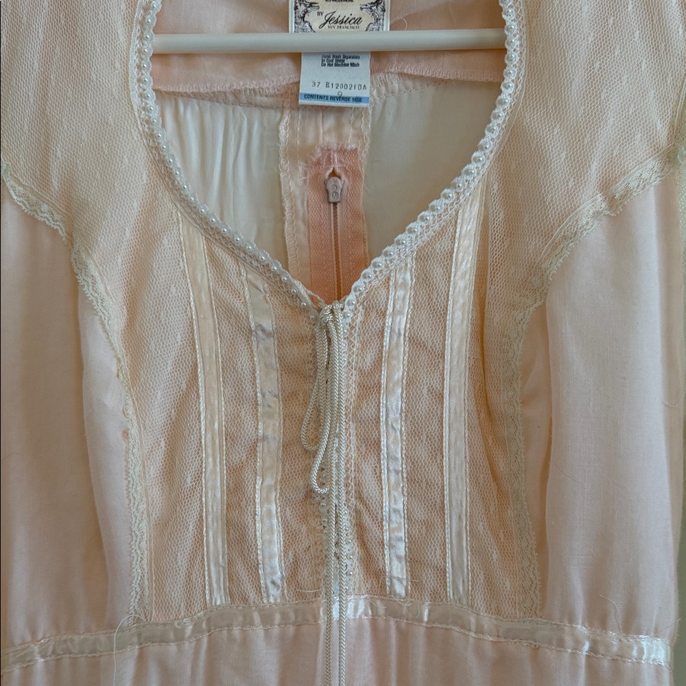 Gunne Sax Peach and Cream Lace Dress - Picture 4 of 10